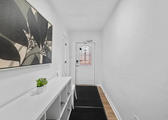 Habitación en casa particular Bloomfield D Stylish And Cozy Private Bedroom, Shared Bathroom, With Free Parking